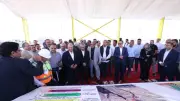 كامل الوزير يوجه حديثًا حادًا لمهندس في محور ديروط ثم يداعبه