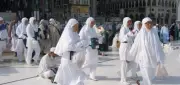 حكم وضع المكياج الخفيف أثناء العمرة لإخفاء عيوب البشرة
