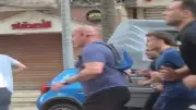 ماكرون يمارس الجري في شوارع الإسكندرية الرياضية