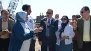 محافظ بورسعيد يتفقد كوبري النصر العائم الجديد استعدادًا لافتتاحه