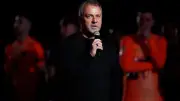 فليك يهدي لقب الدوري لوالده المتوفي بعد كلاسيكو النار