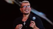 عمرو دياب يتصدر عربياً ويقتحم قائمة أقوى الفنانين رقمياً في العالم