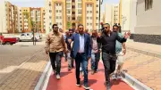 نائب رئيس المجتمعات العمرانية يتفقد مشروعات الإسكان بالعبور الجديدة