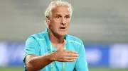زلزال فني في كوراساو.. استقالة مفاجئة للمدرب فريد روتن قبل المونديال بشهر