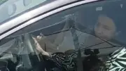 نجوم مسلسل لن أعيش في جلباب أبي يودعون عبد الرحمن أبو زهرة في جنازته