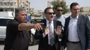 محافظ بورسعيد يتفقد زراعة أشجار البونسيانا بالجبانات الجديدة بحي الزهور