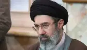 خبير إيراني: مجتبى خامنئي كان المتحكم الرئيسي في الحرس الثوري في ظل حكم والده