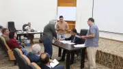 محافظ البحر الأحمر يلتقي المواطنين أسبوعياً بحلول قانونية وإنسانية