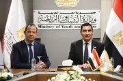 وزير الرياضة يعقد اجتماعاً موسعاً مع مسؤولي شركة استادات لمتابعة التطوير