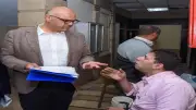 محافظ الإسكندرية يوجه بتوفير فرص عمل للشباب وذوي الهمم في لقاء جماهيري بحي شرق
