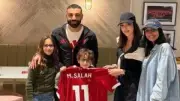 صور تذكارية لأبناء تامر حسني وبسمة بوسيل مع محمد صلاح