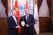 محافظ القاهرة والسفير الصيني يبحثان تعزيز التعاون المشترك في مجالات متعددة
