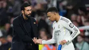 مبابي يهاجم أربيلوا ويشيد بألونسو في تصريحات نارية