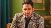ابنة محمد حماقي تخطف الأنظار في الترويج لألبومه الجديد