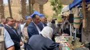 مدبولي يتفقد سوق اليوم الواحد ومعرض الحرف التراثية بشارع المعز
