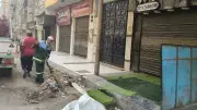محافظ الجيزة يغلق كافيهات مخالفة بشارع العروبة ويرفع الإشغالات فورًا