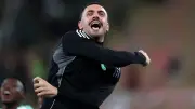ديميرال يشعل الجدل باحتفال ساخر بعد خسارة النصر لآسيا