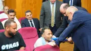 وزير العمل ومحافظ الأقصر يسلمان عقود عمل للشباب وذوي الهمم