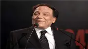 علاقة عادل إمام بوالده: أبعده عن السياسة ونصحه بالحب