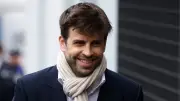 بيكيه يثير الجدل في مباراة أندورا ضد ديبورتيفو رغم إيقافه