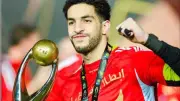 الأهلي يجهز عقداً ضخماً لتمديد تعاقد مصطفى شوبير
