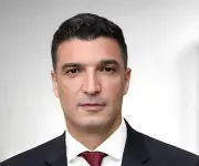 الصناعة: اعتماد اشتراطات ترخيص مصانع مستحضرات التجميل وفقاً لمعايير الأيزو