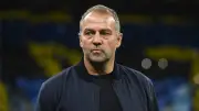 فالنسيا ضد برشلونة: فليك وأراوخو ينقلان كأسي الليجا والسوبر للمتحف