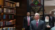 الملك عبد الله وثيوفيلوس الثالث يفتتحان أول جامعة مسيحية بالأردن
