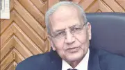رئيس جامعة القاهرة يهنئ الدكتور شريف مختار بجائزة الطبيب العربي