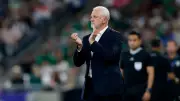 أرنولد يعتمد على خبراء العراق في تشكيلة كأس العالم المبدئية