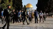 رئيس لجنة الأمن القومي بالكنيست يقتحم الأقصى بحماية الاحتلال