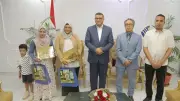 محافظ قنا يكرم سيدتين فائزتين بأفضل تجارب للمتحررات من الأمية
