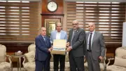 محافظ المنيا يبحث مع البنك الزراعي دعم الأسر الأولى بالرعاية