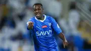 رغم قرار لانس.. هل يعود سعود عبدالحميد إلى الهلال؟