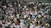 مصطفى محمد يحضر مباراة الزمالك وسيراميكا لدعم الأبيض في قمة الدوري