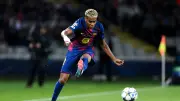 لامين يامال يظهر مع صديقته الجديدة في حفل تتويج برشلونة بالدوري الإسباني