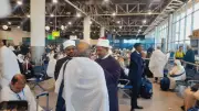 توعية حجاج بيت الله الحرام في مطار القاهرة قبل سفرهم للأراضي المقدسة