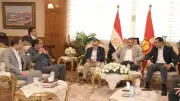 محافظ بورسعيد يستقبل وزيري التخطيط والشباب لمتابعة المشروعات التنموية