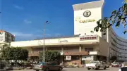 السيطرة على تسريب غاز بعد اصطدام سيارة بمنظم ضغط في المنصورة