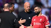 سلوت يرد على تصريحات صلاح ويشكك في مشاركته بمباراة الوداع