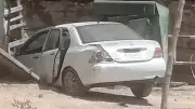 صور السيطرة على كسر منظم غاز بعد اصطدام سيارة بالمنصورة