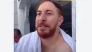 حاج سوري يدعو لمصر أمام الكعبة في مشهد مؤثر يبكي المتابعين