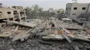 طائرات الاحتلال تدمر منزلاً في مخيم البريج وسط قطاع غزة