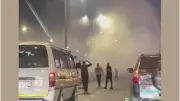 لحظة انقلاب ميكروباص على كوبري سيدي جابر وتصادم مع سيارتين