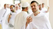 حكم أخذ المحرم شيئًا من شعره أو أظفاره ناسيا والأزهر يوضح الفتاوى