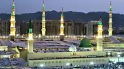 المدينة المنورة تودع الحجاج وتستقبل زوار العيد في أجواء روحانية