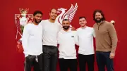 فان دايك يودع محمد صلاح وروبرتسون: تركا إرثًا لا يُنسى في ليفربول