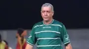 محمد عمر يطالب الأهلي بمدير فني شبيه بمانويل جوزيه