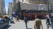 إزالة شادر لحوم مخالف بمنطقة الفلكي في الإسكندرية لتعطيله المرور