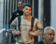زيزو يؤكد بقاءه في الزمالك ووالده يرفض عروضا مالية ضخمة من الأهلي